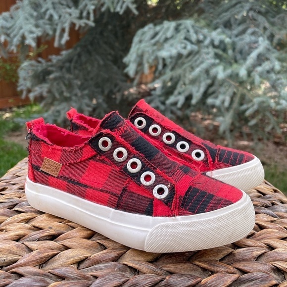 Blowfish Other - Kids Blowfish Malibu Red & Black Plaid Slip-on Laceless Sneakers.
